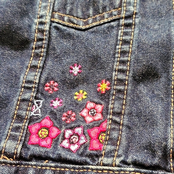 Super cute embroidered denim jacket - Picture 4 of 5
